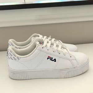 Women’s Fila Panache 19 white sneakers (size 7)